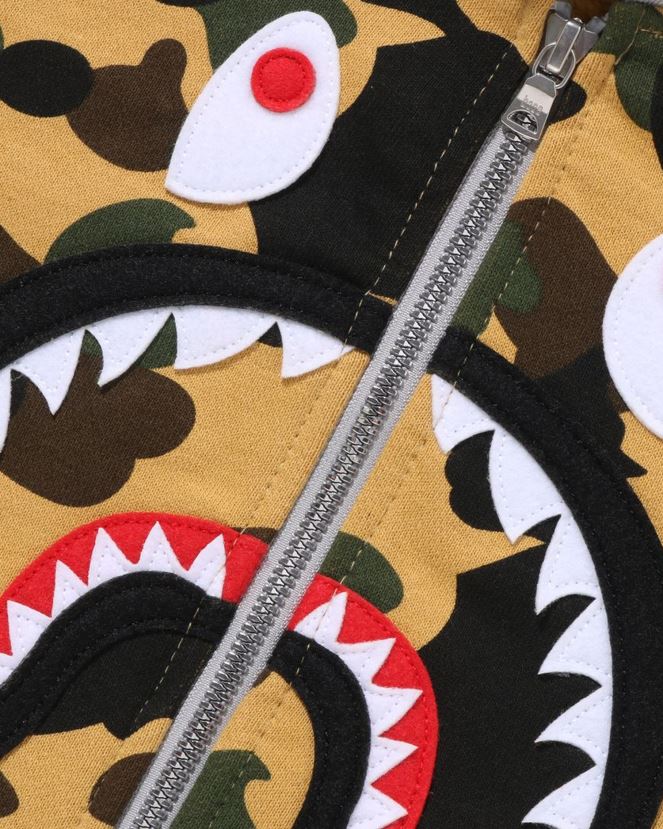 1st hoodie zippé à patch requin camouflage A Bathing Ape enfants ZHX6N41500 jaune