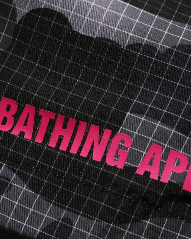 short camouflage à grille A Bathing Ape femmes ZHX6N4899 noir