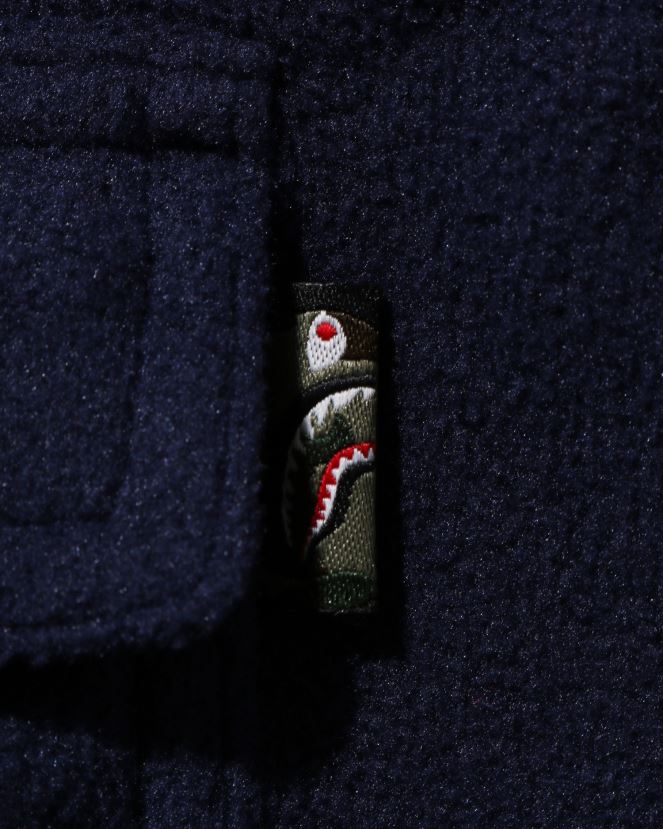 veste à patch requin A Bathing Ape enfants ZHX6N41642 bleu